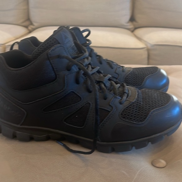 Size 11 men’s boots, snickers - Picture 2 of 3